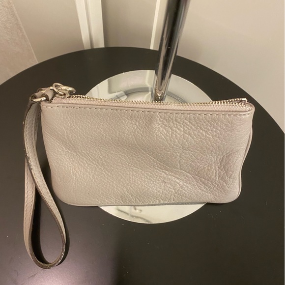 Michael Kors wristlet - Picture 5 of 5